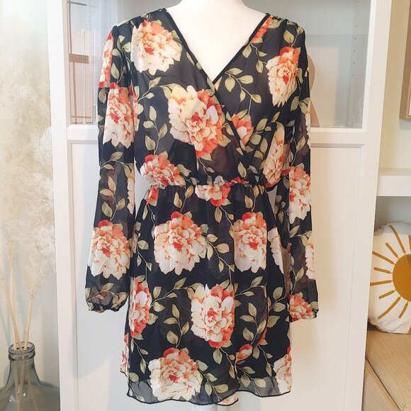 Liberty Love Dresses & Skirts - LIBERTY LOVE Black Floral Dress - Size Medium